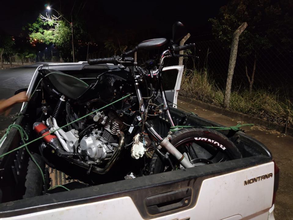 Foto 2 de 2 — Motociclista fica ferido em acidente no Botânico